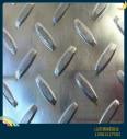 Guocheng Aluminum Industry produces semi circular spherical patterned aluminum coils for sizing, processing, and variation of orange peel patterned embossed aluminum skins for decoration