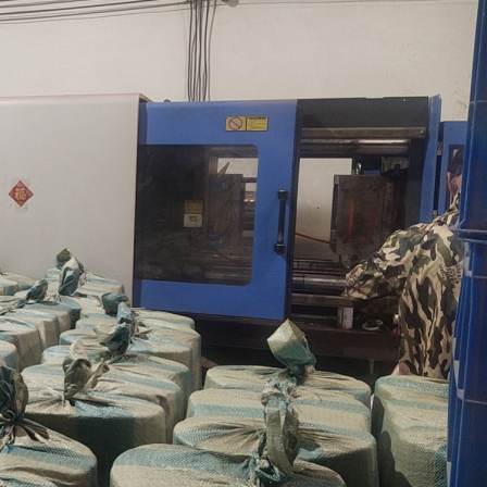 Shentong specializes in 20 CNC machining centers for molds and plastic products