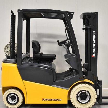 Rental of Jungheinrich electric forklift storage equipment is applicable to the warehouse of e-commerce FMCG bonded area