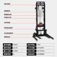 The brick machine on the lifting platform truck is raised by the manufacturer to a height of 5m, and there is no need to move the bricks at a height of 5m