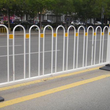 Chunlin Beijing style guardrail, U-shaped municipal traffic railing, galvanized round steel iron fence, customizable