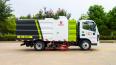 Dongfeng Xiaoduolika rear mounted vacuum cleaner 5-square vacuum cleaner municipal road dry vacuum sweeper