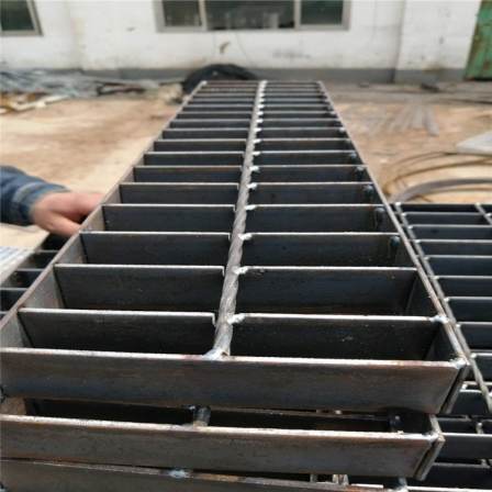 Cross cutting ditch rainwater grate High strength square water grate Price grid Steel grating factory