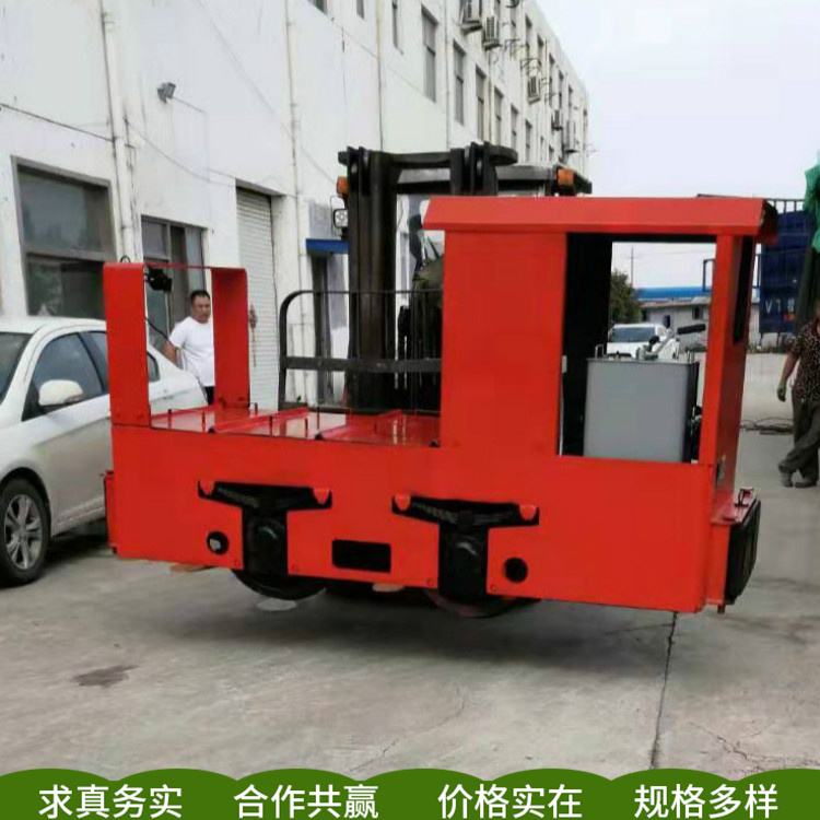 Narrow gauge overhead electric locomotive with strong overload capacity for mining tunnel traction transport vehicles