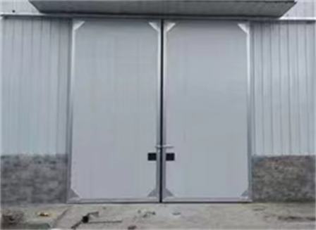 The installation of steel structure factory doors is simple and customizable. Stainless steel factory distribution rooms have electric swing doors in Deshun