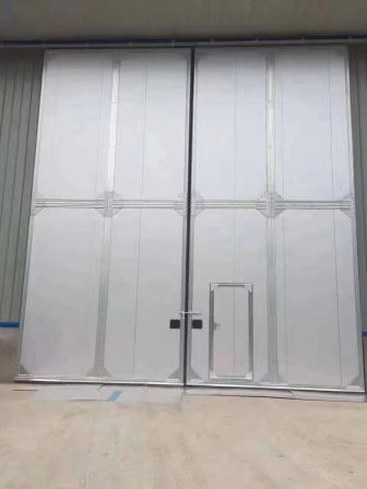 Automatic door can be installed with small doors and windows, and heat preservation can be achieved. Electric side hung door of distribution room in stainless steel plant is Deshun