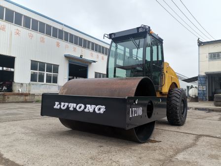 Chinese Manufacture Lt210b 10300kg Road Roller with ISO