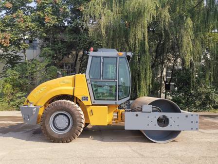 10ton Mechanical Single Drum Vibratory Compactor Road Roller Lutong Brand