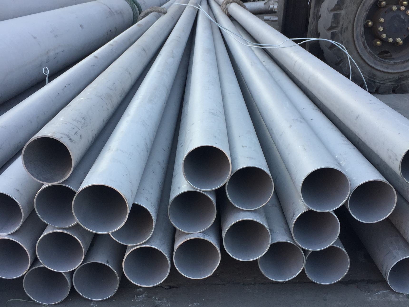 ISO 300 Series Cold Rolled/Hot Rolled Welded Seamless Stainless Steel Pipe Round Galvanized Steel Pipe