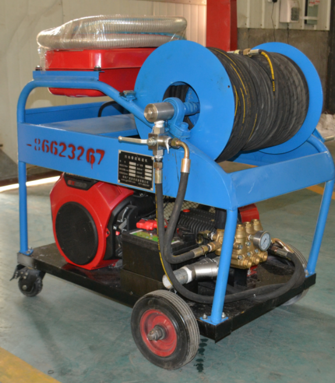 24HP 180bar petrol engine sewer drain pipe cleaning machine