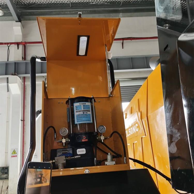 Automatic control of automatic oil filling grease pump of loader grease lubrication machine grease pump special quality is good