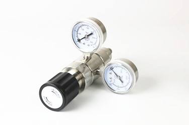 adjustable oxygen pressure regulator with gauge
