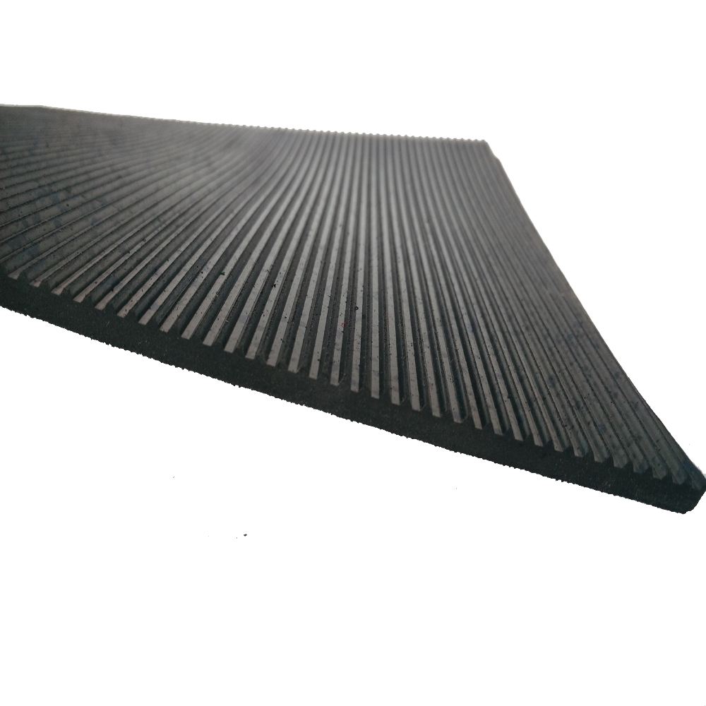 2.8mm Thickness Non slip Wide Ribbed Rubber Sheets Horse Trailer Ramp