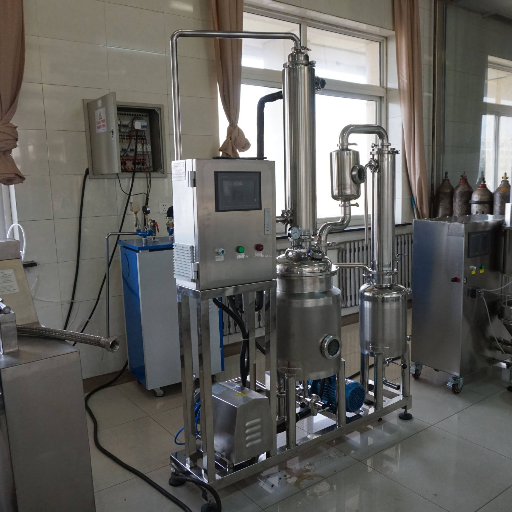 Hot reflux extraction and concentration unit High efficiency Chinese herb extraction machine for medicine industry