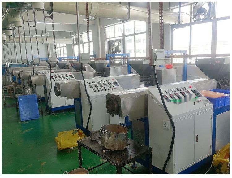 Factory Hot Sale Recycle Plastic Extruder Machine With Wholesale Price