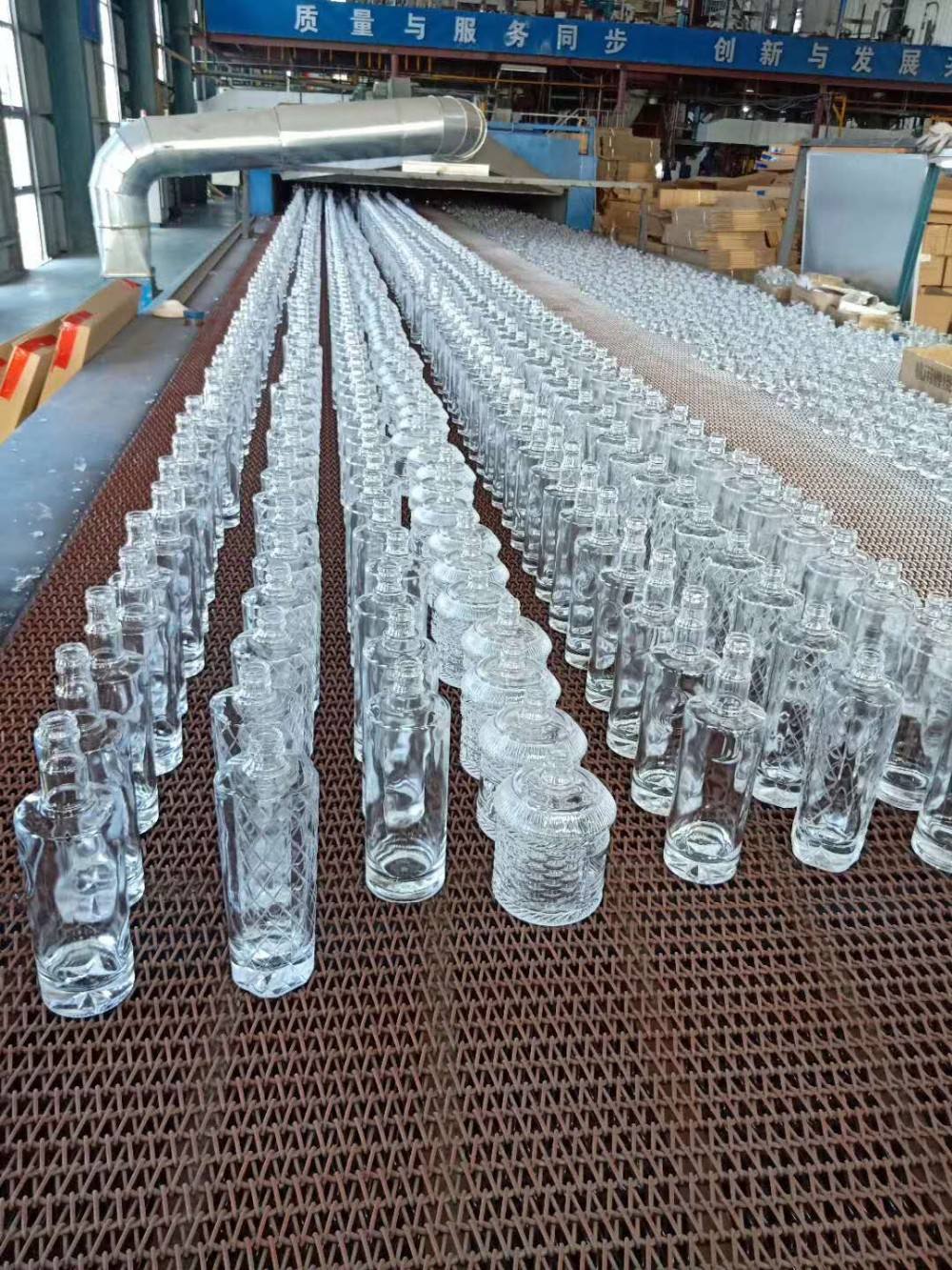 Glass Bottles 500Ml Brandy Liquor Glass Bottle Wine Clear Screw Cap Cork Luxury Customized for XO & Brandy