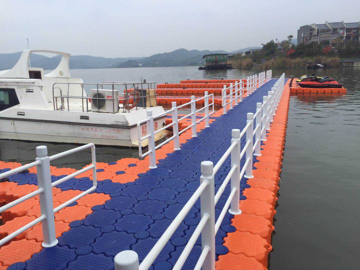 HDPE modular floating pontoon dock cubes fishing farm platform floating bridge boat jet ski floating dock