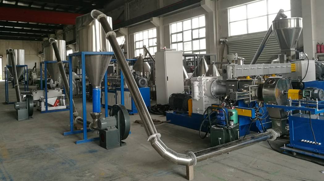 China  Parallel Twin Screw Extruder PVC Cable Shield Material  Extruder