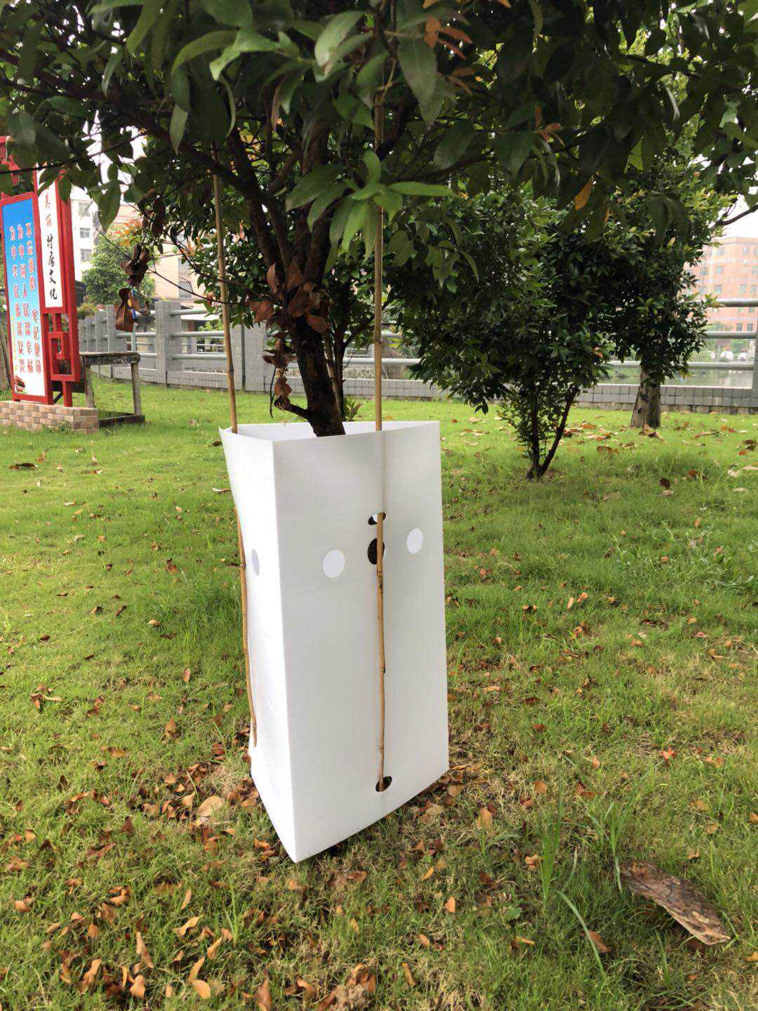 square protector plant wraps tree guard plastic sleeve outdoor pp corrugated small tube trunk bark cheap and weather resistant