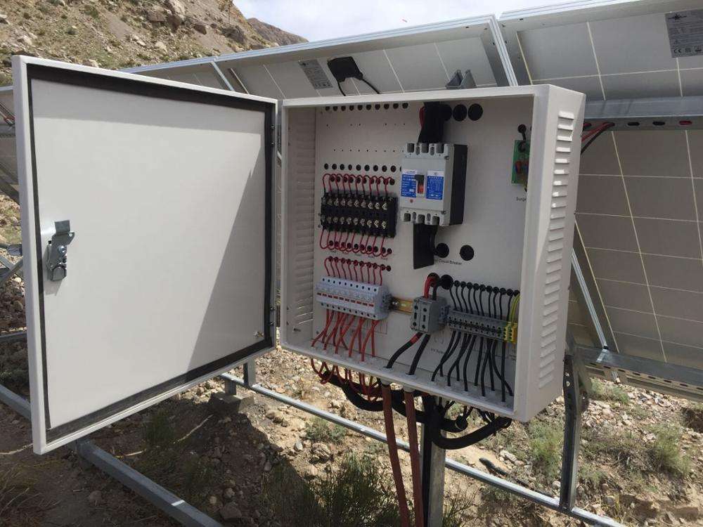 4 Strings in 1 Out PV Array Combiner Box For Off/On Grid Solar Power System