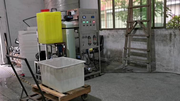 250L/H Factory  Sea Water Desalination Plant Sale Salty Water Treatment System Commercial Water Purification System