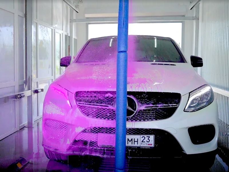 Self-service non-contact automatic car washing machine