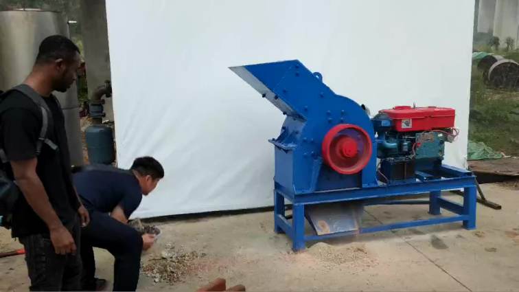 Diesel engine stone brick hammer mill crusher machine for sale