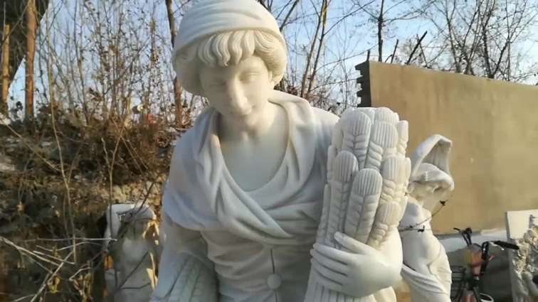 Customize marble statue with grape