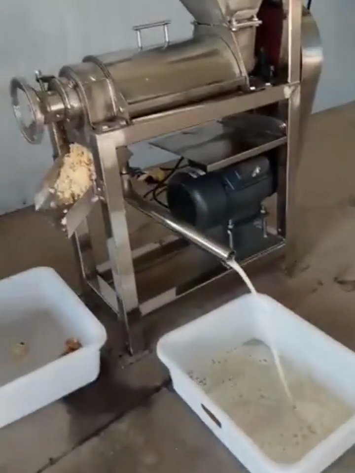 Screw crushing type commercial apple fruit juicer extractor machine
