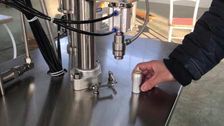 Self defense pepper spray manufacture machine for aerosol can filling