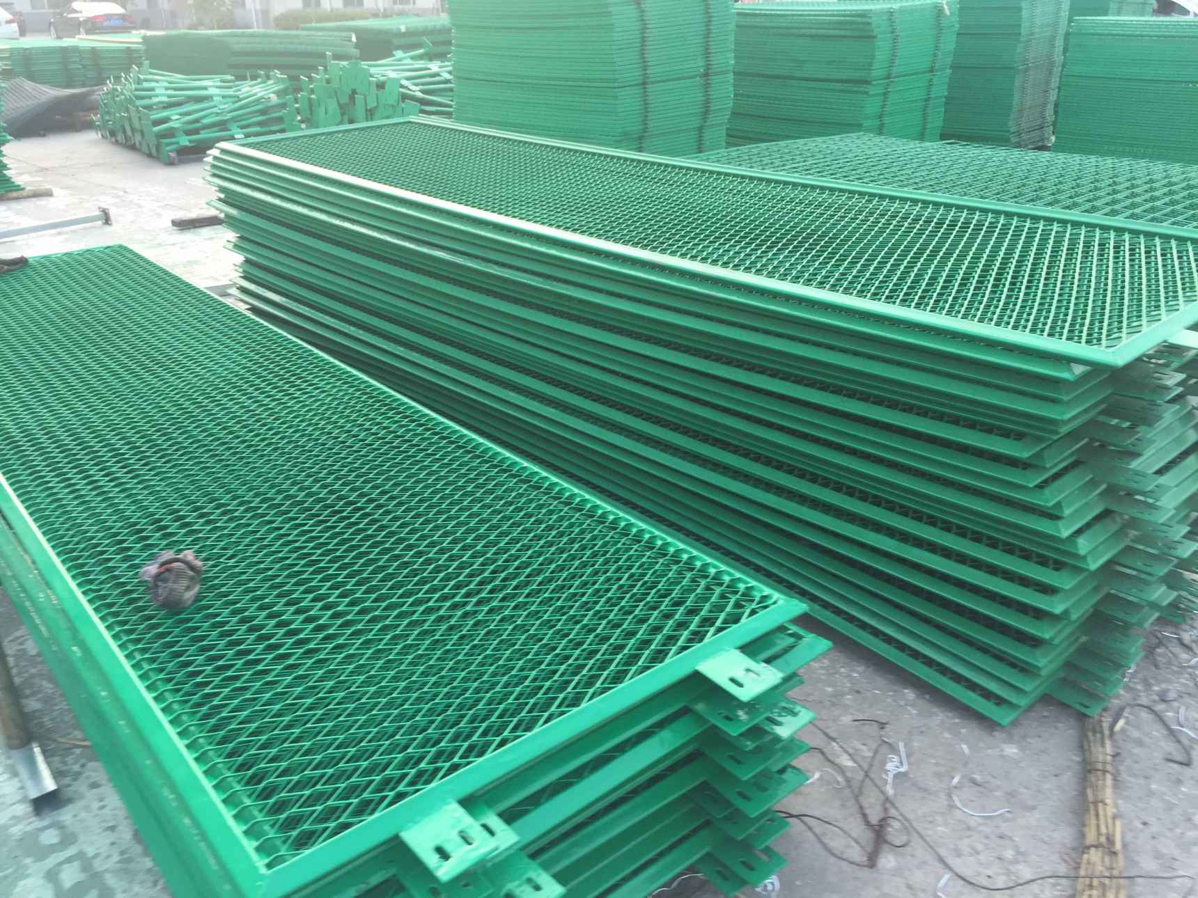 Expanded Metal Wire Mesh Fence Customized Manufacture Galvanized Steel Wire Mesh Fencing Dog Kennel