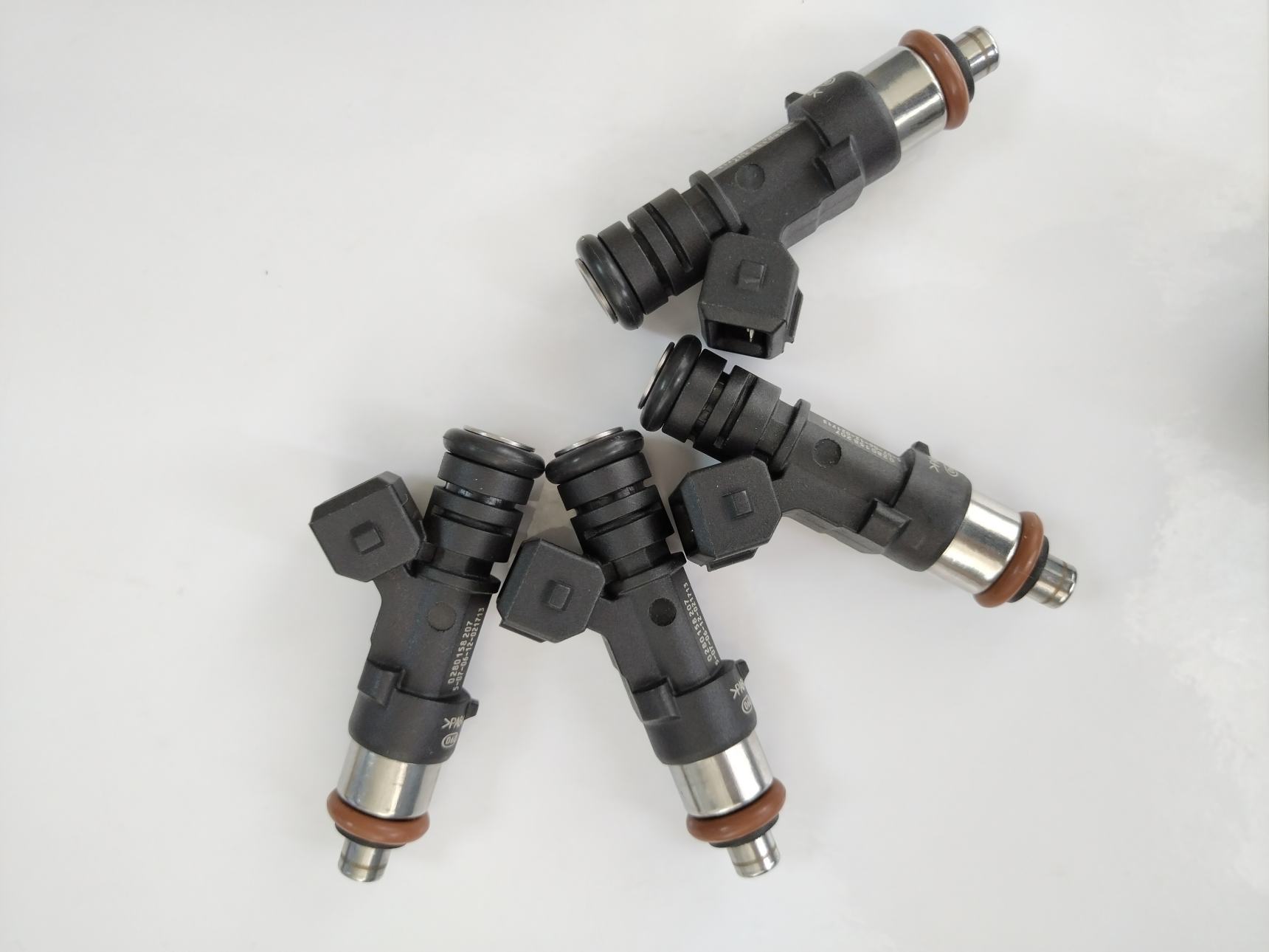 new Fuel Injector 0280158103 For Mazda 3 5 6 MX-5 MX5 Miata 1.8L 2.0L 2.3L Ford L3G513250