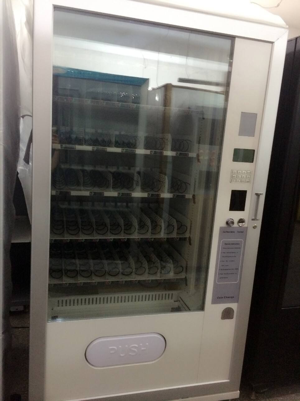 Coin operated Automatic drink and snack vending machine with refrigeration