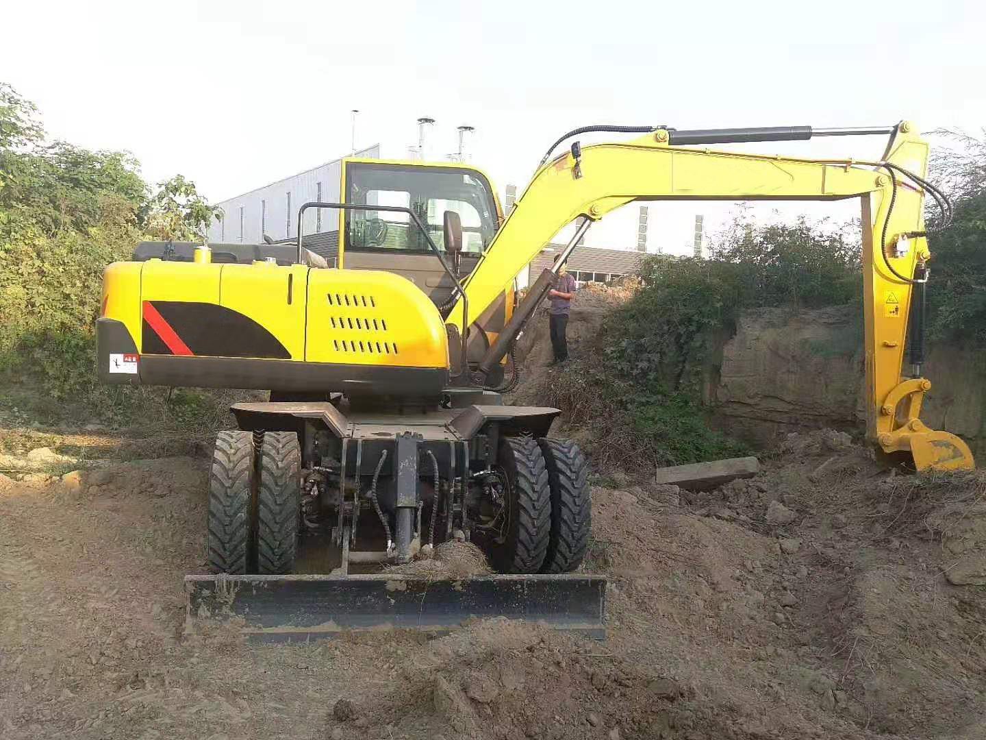 5 ton 0.3m3 bucket mini digger wheel excavator used in dubai