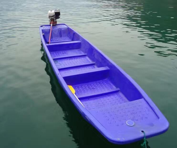 Rotomould plastic pleasure boat fishing boat