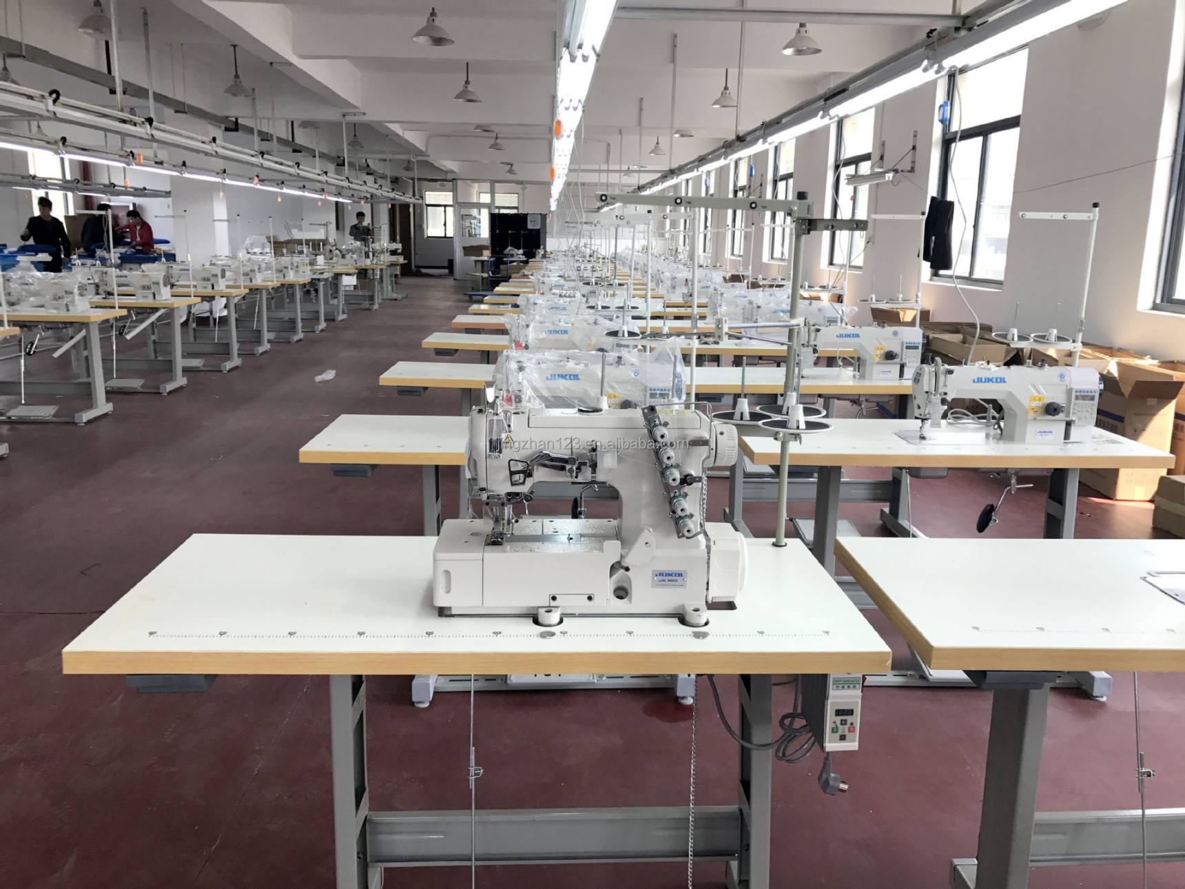 Jack C4 Four Thread High Speed Electronical Direct Drive Chain Stitch Energy Saving Industrial Overlock Sewing Machine