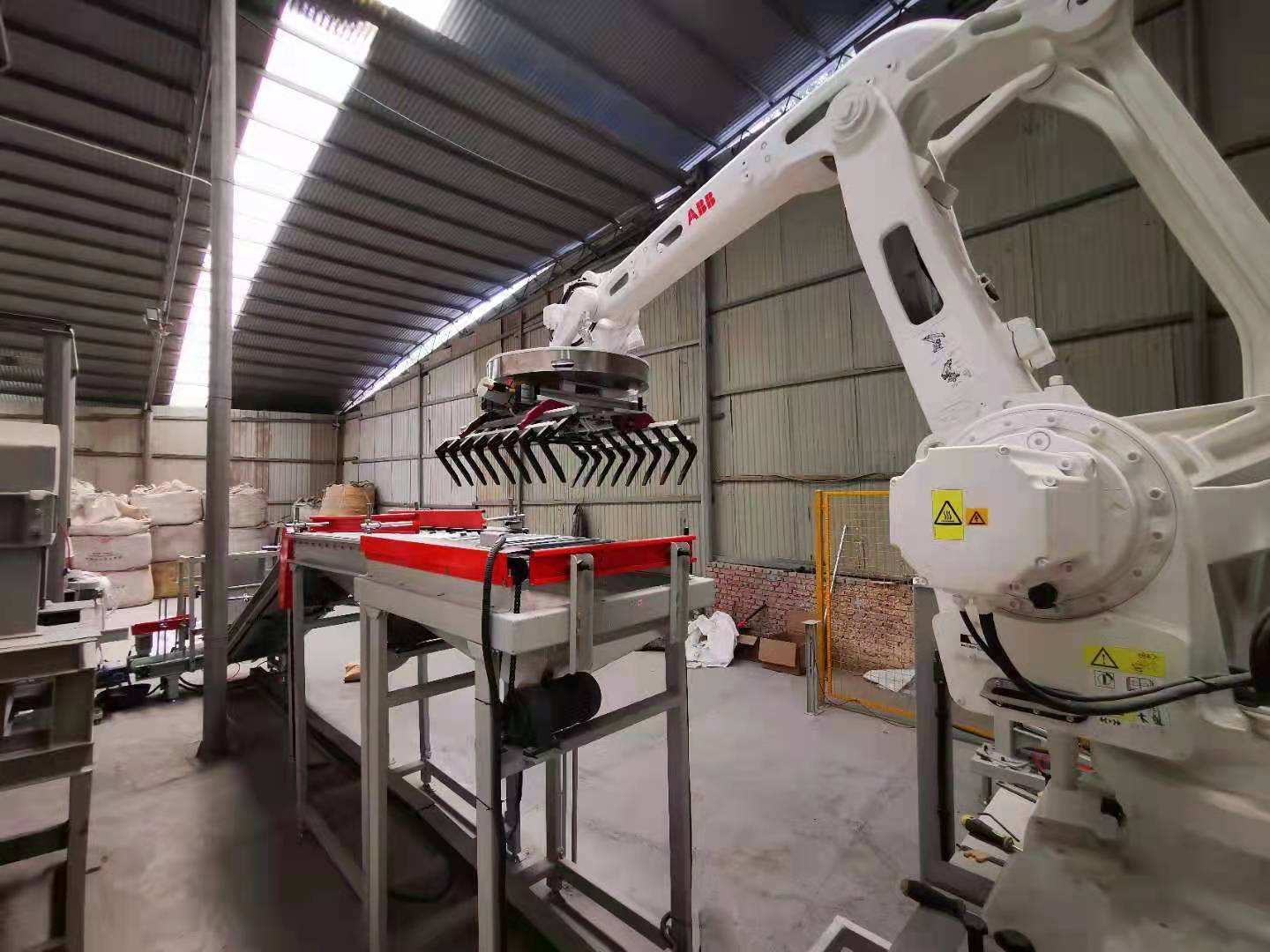 Oem Automatic industrial robot palletizer for bags and carton box