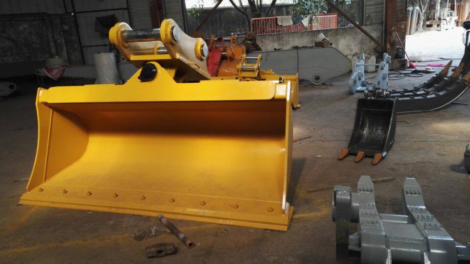 Made of Hard Steel High Quality Hard Used Tilting Excavator Bucket for SY240