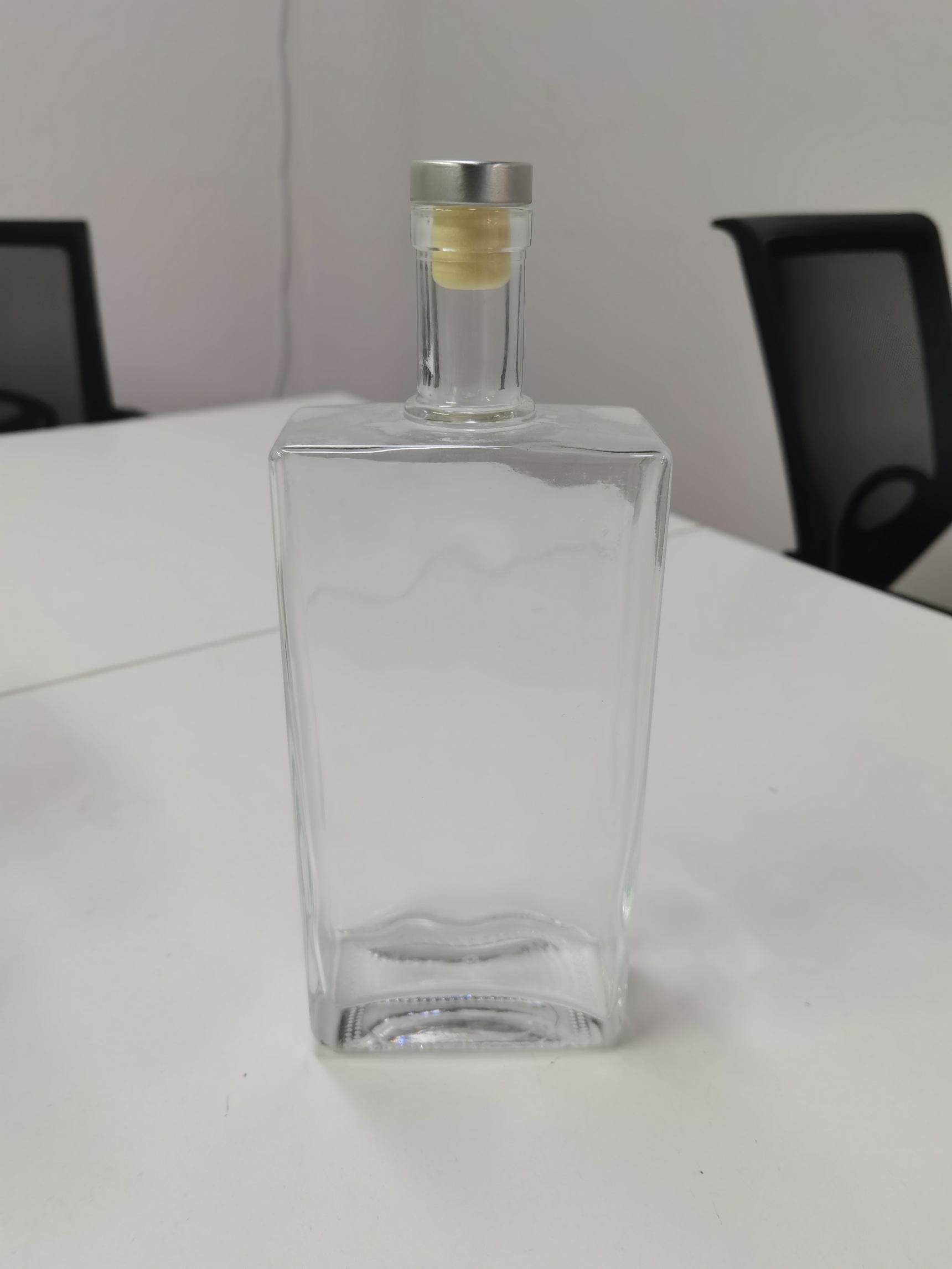 Clear Glass Empty Bottle Square Transparent Liquor Glass Whisky Bottles