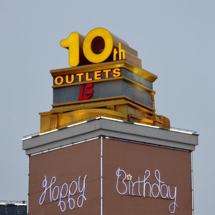 Plaza Anniversary Advertising Logos Signboard 3D illuminated Building Roof Big Letter Sign