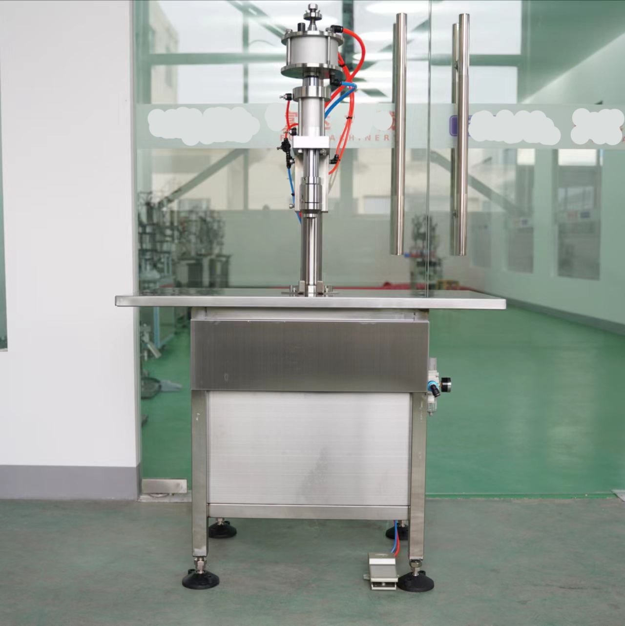 Semi automatic crimping machine for aerosol cans