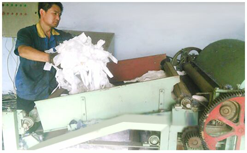 Textile waste / cotton fiber clothes yarn making / recycling machine