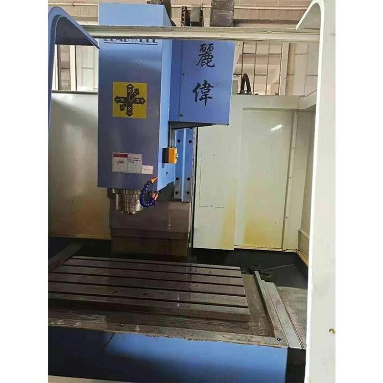 Vertical taiwan second hand Leadwell vmc 850 high speed cnc machine center Fanuc MD system good quality with factory price