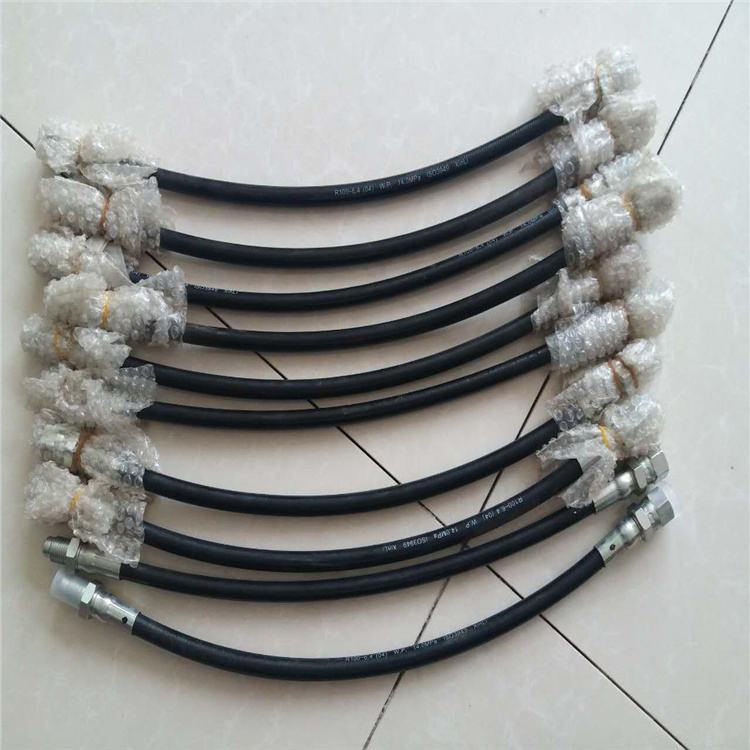 Black Round Oil Supply Tube Rubber Hose High Presure Diesel Pipe For Excavator