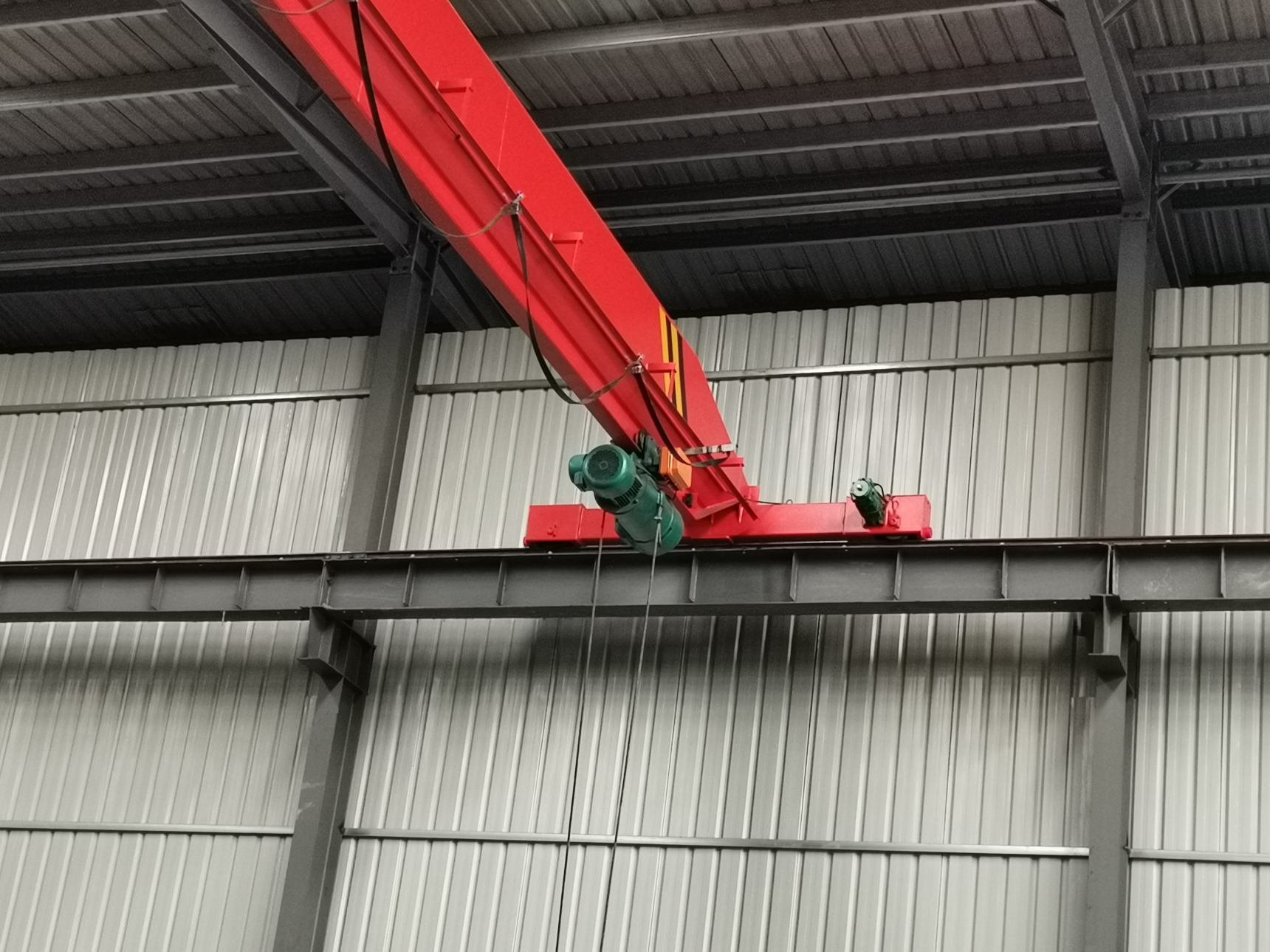 Overhead crane pulley end bracket