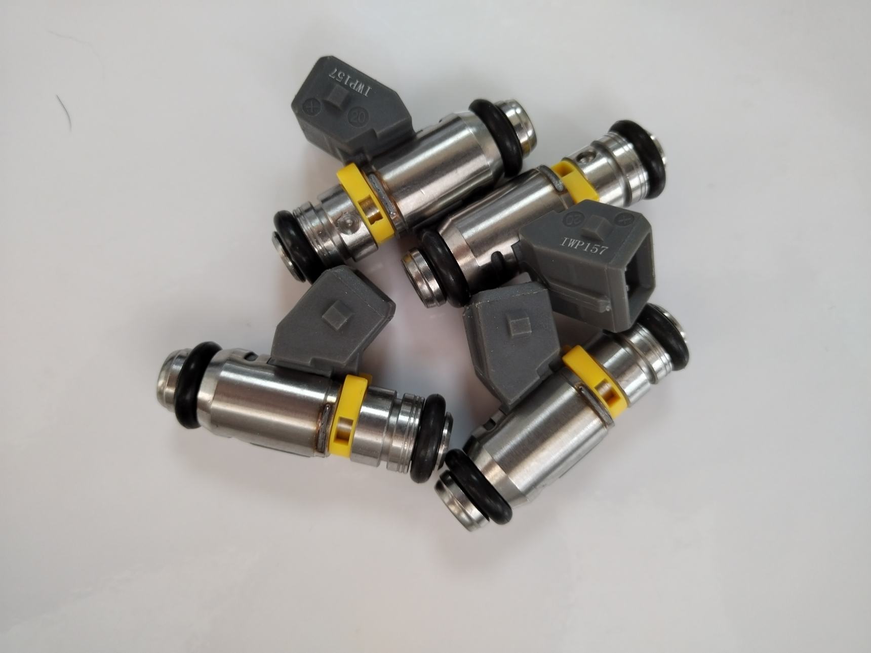 new Fuel Injector  IWP157 For Palio 1.8 8V 50102702 best price car part fuel injector for sale