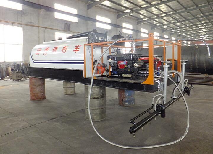 Multi function bitumen spraying machine asphalt distributor for road construction