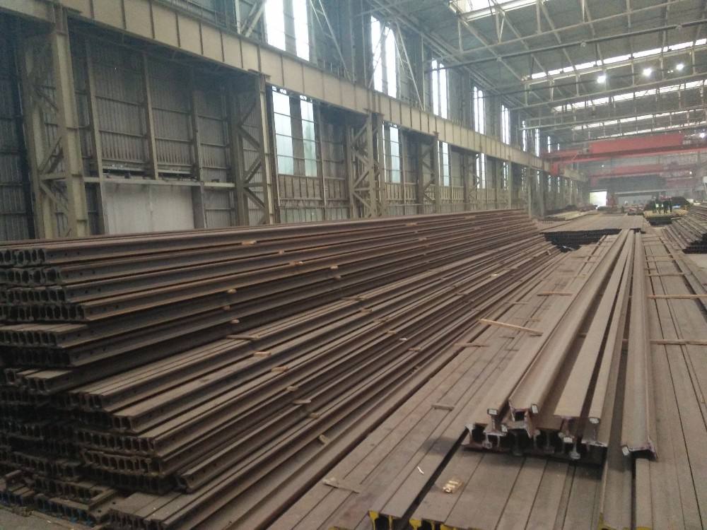 2017 new product U71Mn U75VX railroad Steel Rail 60kg for Railway and underground tunnel