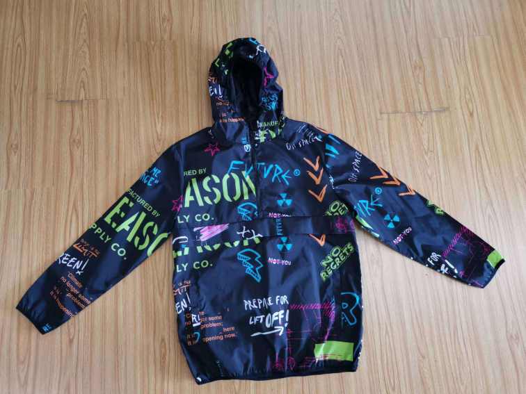 Men's printed windbreaker with mesh lining     Fashionable and popular